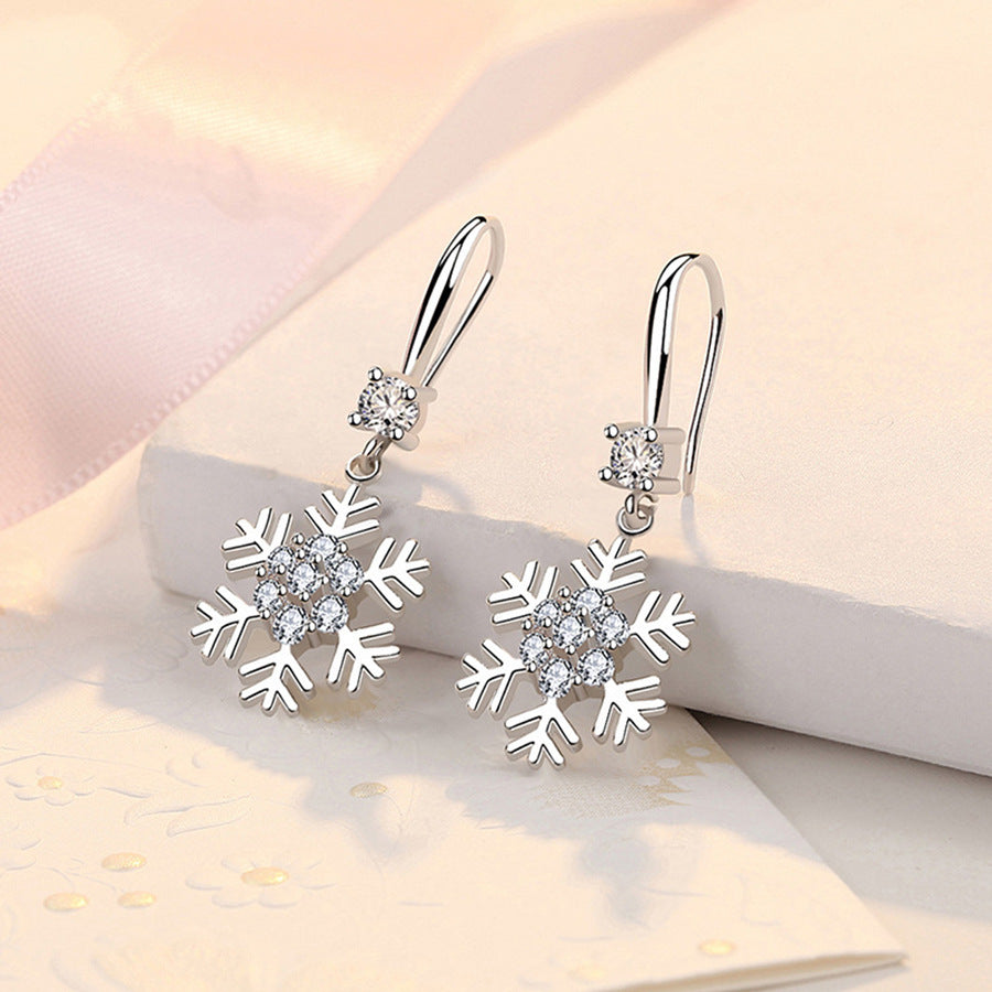 Temperament Snowflake Earrings with Rhinestones – Festive Elegance for the Holidays