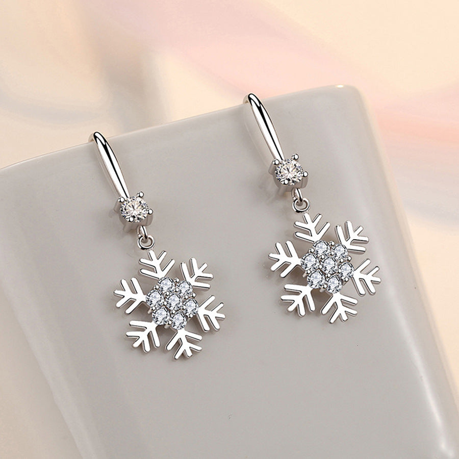 Temperament Snowflake Earrings with Rhinestones – Festive Elegance for the Holidays